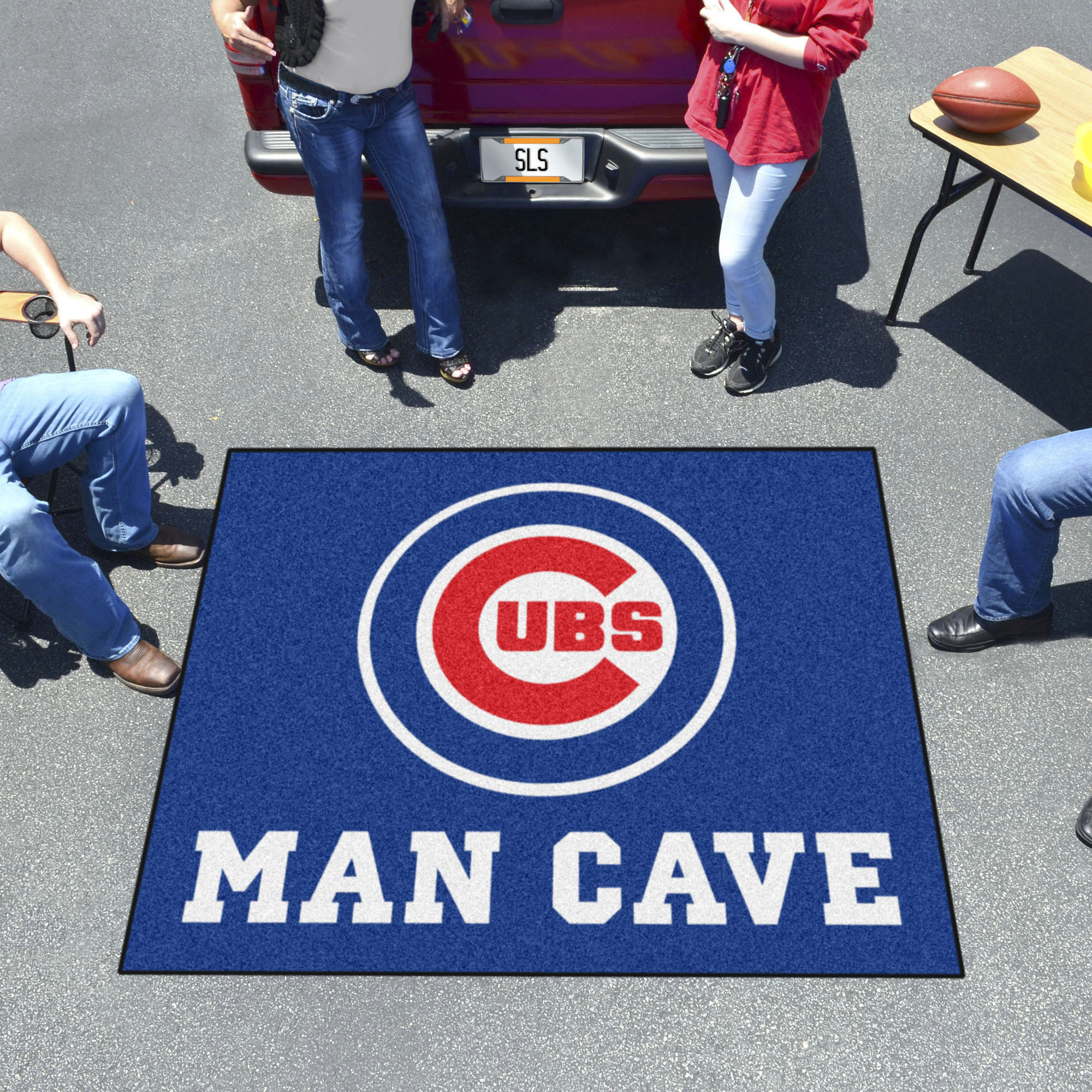 Chicago Cubs MAN CAVE TAILGATER 60 x 72 Rug