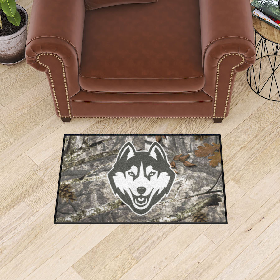 Connecticut Huskies CAMO 20 x 30 Starter Floor Mat