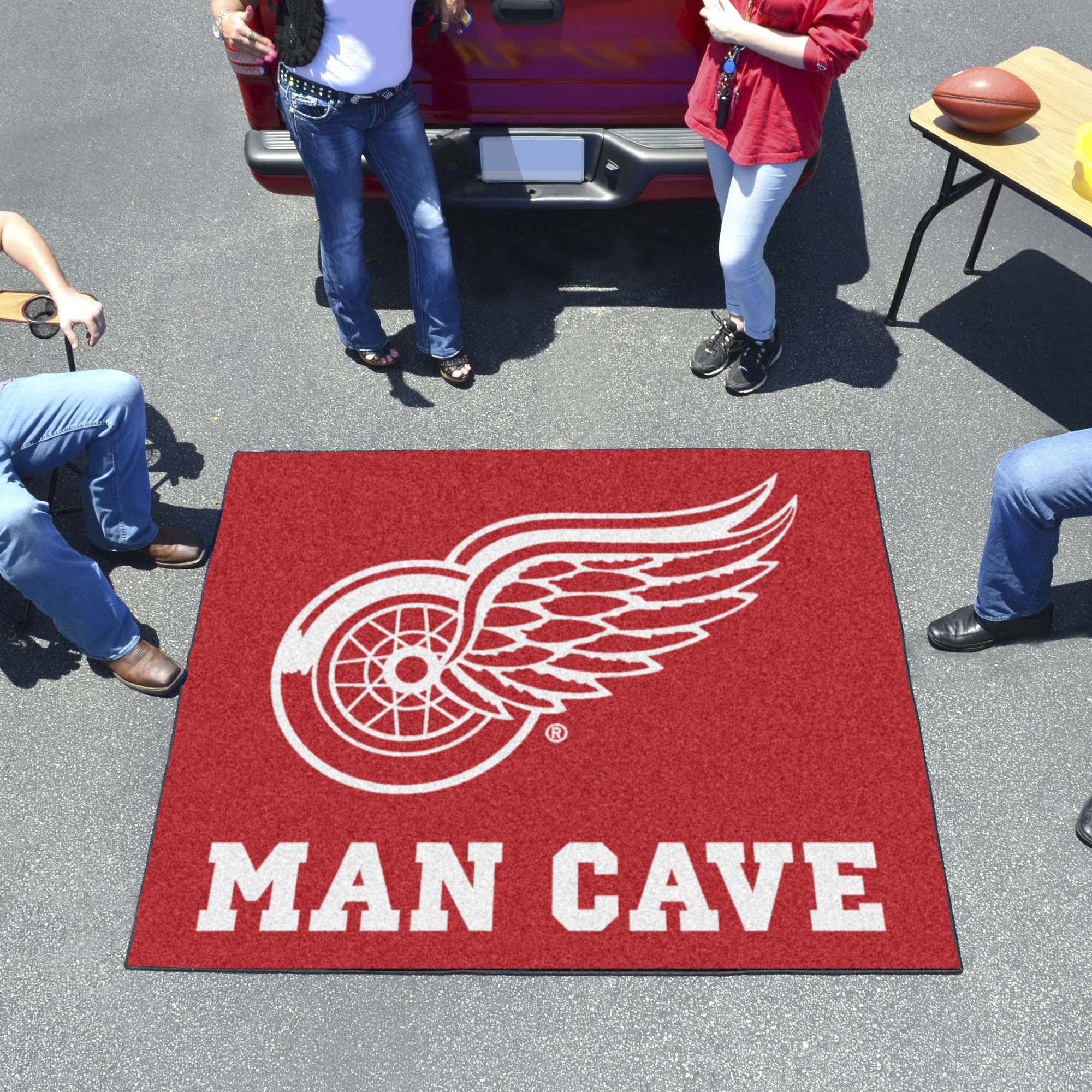 Detroit Red Wings MAN CAVE TAILGATER 60 x 72 Rug