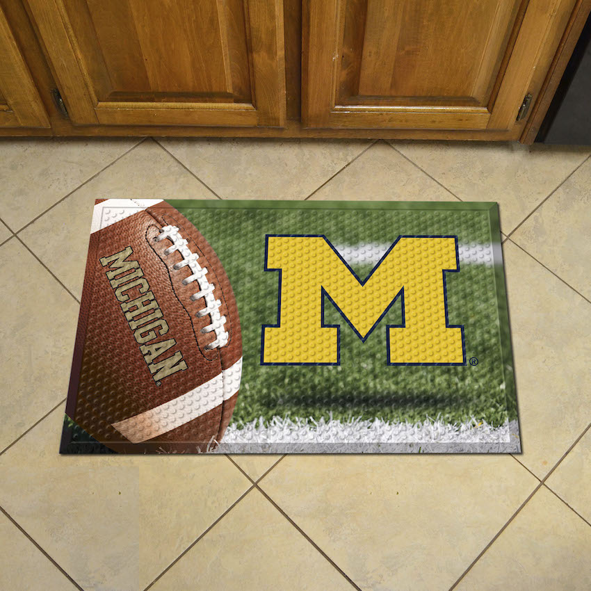 Michigan Wolverines Ball Style SCRAPER Door Mat