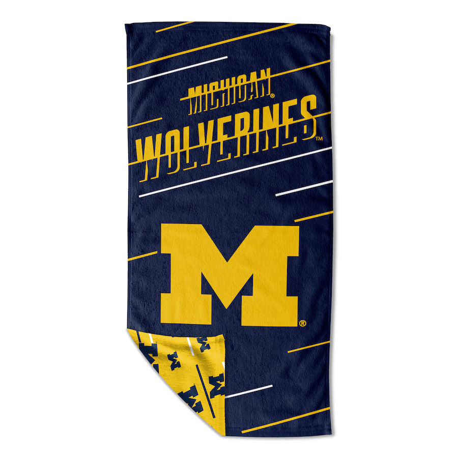 Michigan Wolverines Beach Towel and Mesh Bag Set