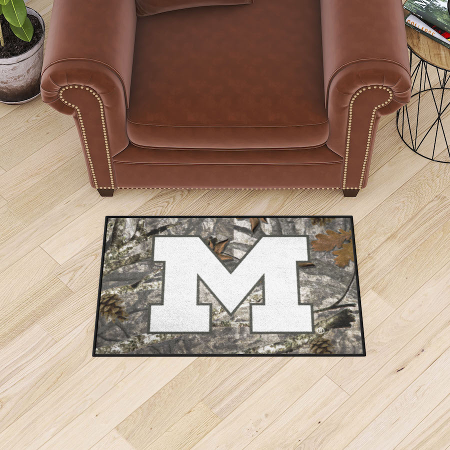 Michigan Wolverines CAMO 20 x 30 Starter Floor Mat