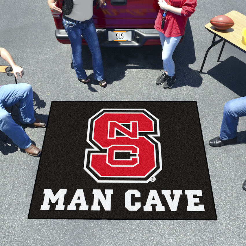 NC State Wolfpack MAN CAVE TAILGATER 60 x 72 Rug