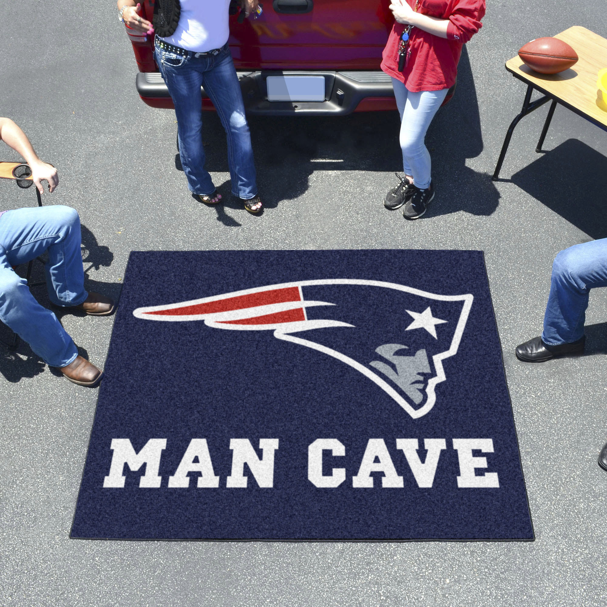 New England Patriots MAN CAVE TAILGATER 60 x 72 Rug