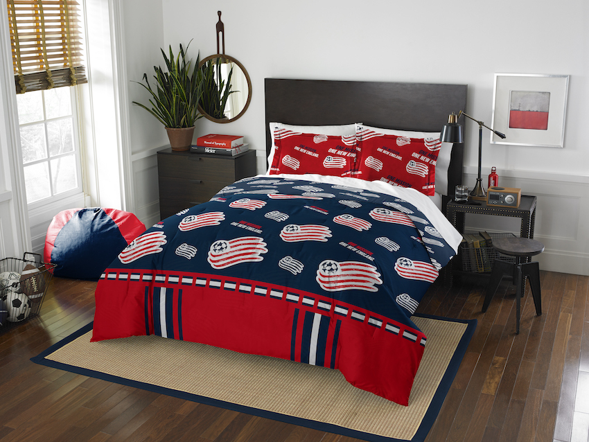 New England Revolution QUEEN/FULL size Comforter and 2 Shams