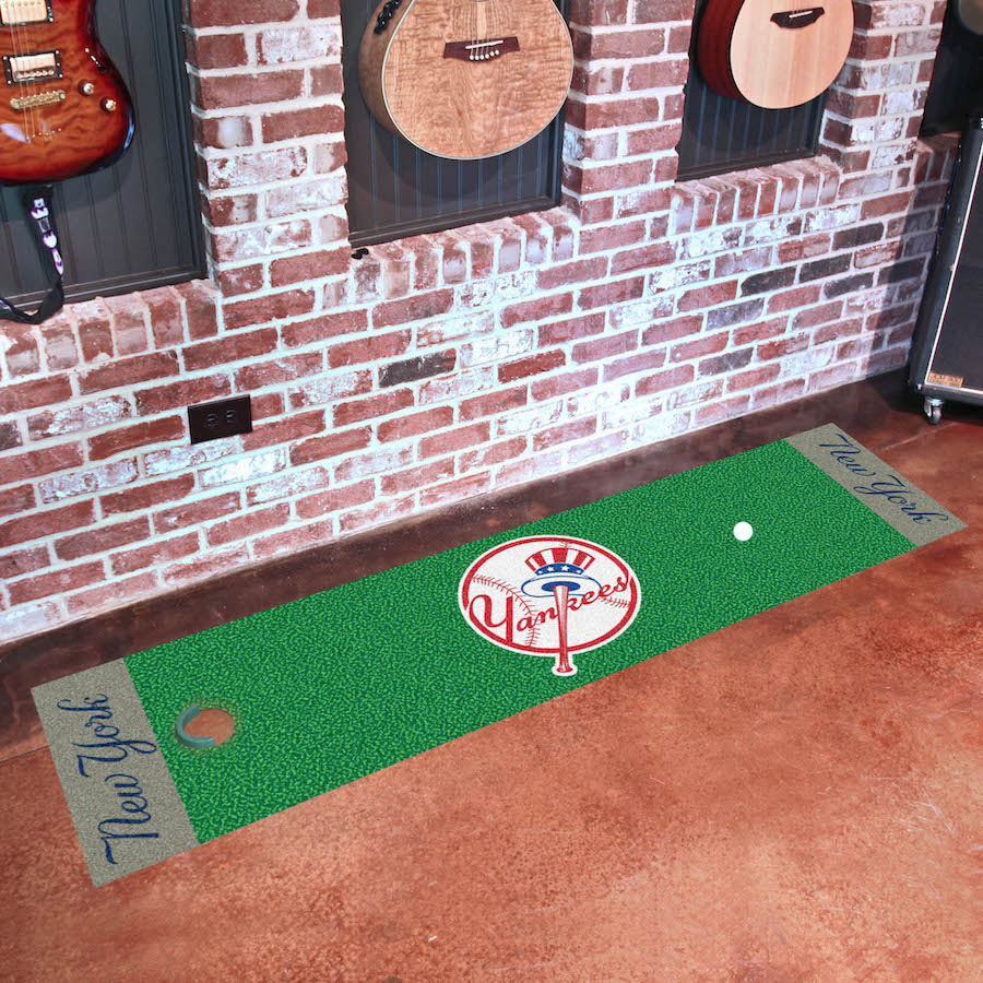 New York Yankees ALT LOGO Putting Green Mat 18 x 72