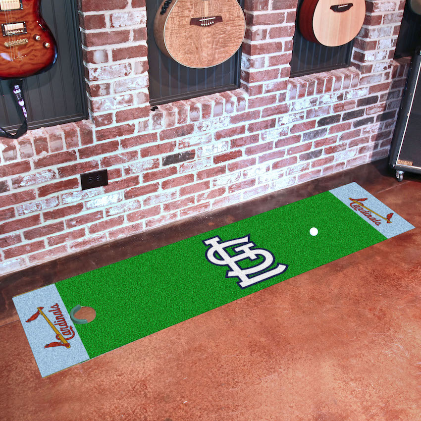 St. Louis Cardinals MLBCC Vintage 18 x 72 in Putting Green Mat with Throwback Logo