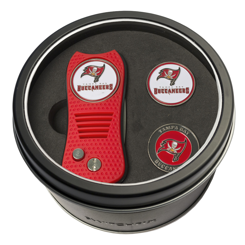 Tampa Bay Buccaneers Switchblade Divot Tool and 2 Ball Marker Gift Pack