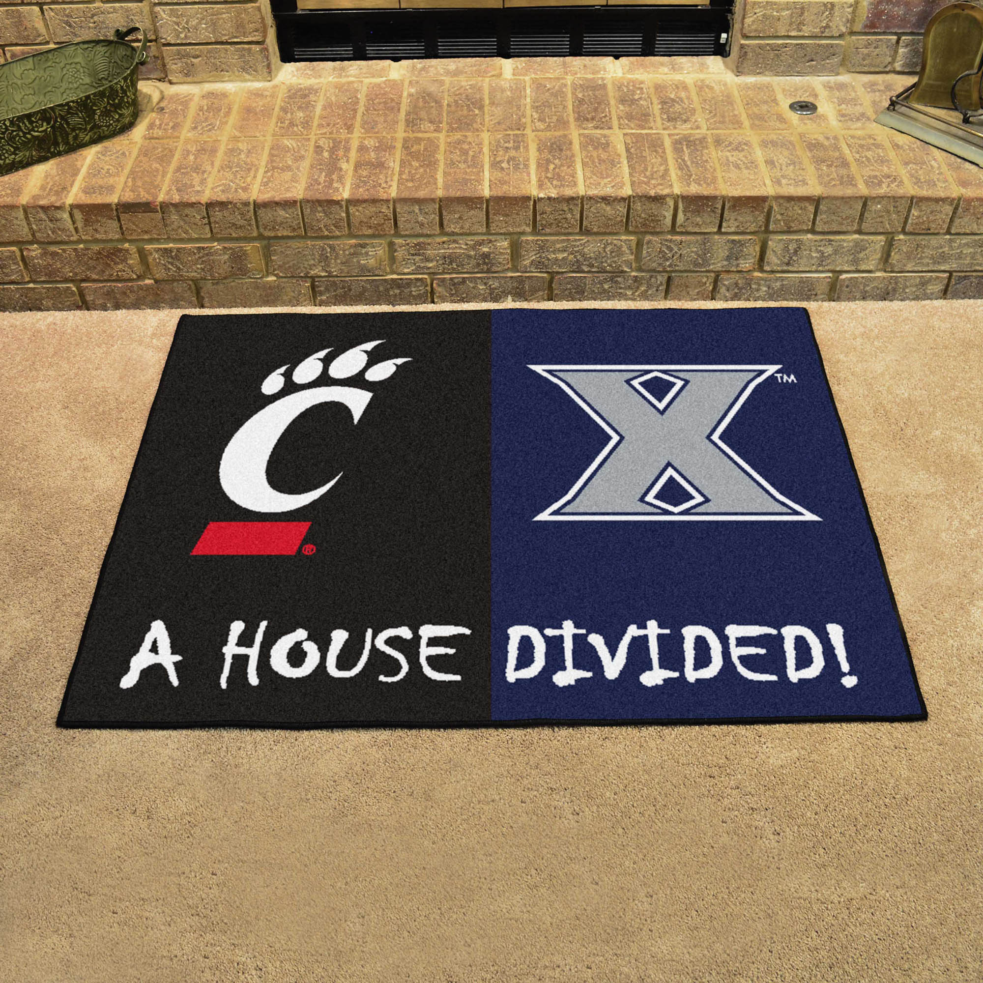 NCAA House Divided Rivalry Rug Xavier Musketeers - Cincinnati Bearcats